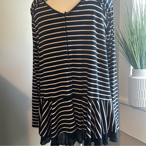 We The Free Black and Cream Striped Long Sleeve Top NWT , Large - Picture 4 of 5